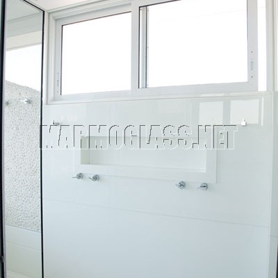 Nanoglass bathroom wall cladding